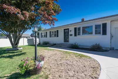 17 Pickering Street, Chicopee, MA 01013 - Photo 3