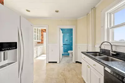 28 Roosevelt Ave, Hull, MA 02045 - Photo 9