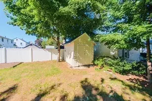 49 Carew Terrace, Springfield, MA 01104 - Photo 17