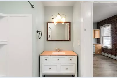 100 4th Av 100 4th Ave #3, Lowell, MA 01854 - Photo 5