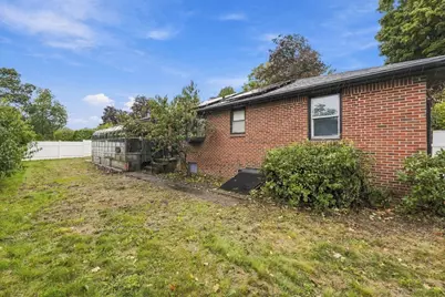 17 Oakridge St, Ludlow, MA 01056 - Photo 29