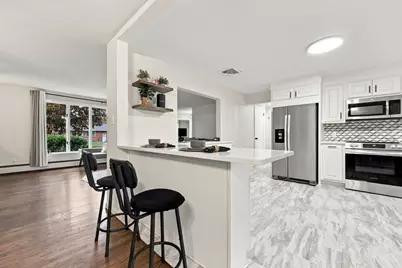 17 Oakridge St, Ludlow, MA 01056 - Photo 3