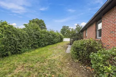 17 Oakridge St, Ludlow, MA 01056 - Photo 31