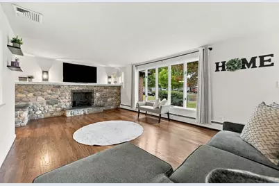 17 Oakridge St, Ludlow, MA 01056 - Photo 9