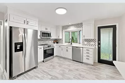 17 Oakridge St, Ludlow, MA 01056 - Photo 7