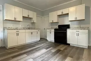 388 High St, Webster, MA 01570 - Photo 5