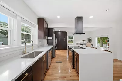 856 Newport Ave, Attleboro, MA 02703 - Photo 11