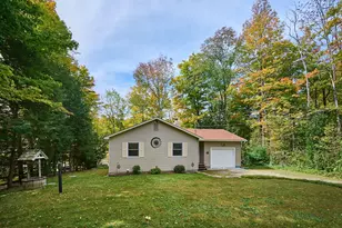 126 Alan A Dale Dr, Becket, MA 01223 - Photo 3