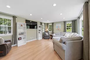 107 Cedar St, Sturbridge, MA 01518 - Photo 11