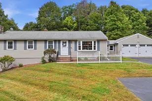 107 Cedar St, Sturbridge, MA 01518 - Photo 1