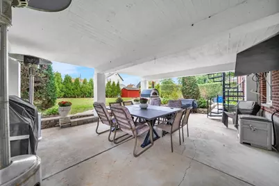 32 Robert Rd, Revere, MA 02151 - Photo 5
