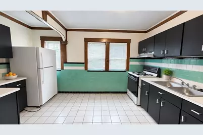 51 Dearborn St #1, Medford, MA 02155 - Photo 3