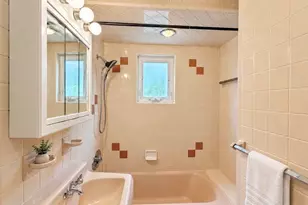 51 Dearborn St, Medford, MA 02155 - Photo 9