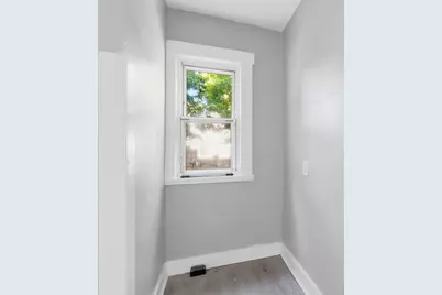 58-60 Bristol St, Springfield, MA 01109 - Photo 17