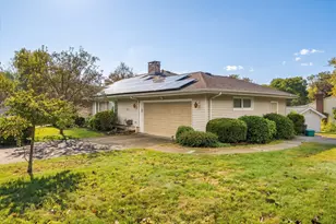 131 Valley Rd, Somerset, MA 02726 - Photo 13