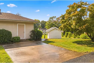 131 Valley Rd, Somerset, MA 02726 - Photo 5
