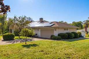 131 Valley Rd, Somerset, MA 02726 - Photo 3