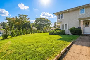 131 Valley Rd, Somerset, MA 02726 - Photo 11