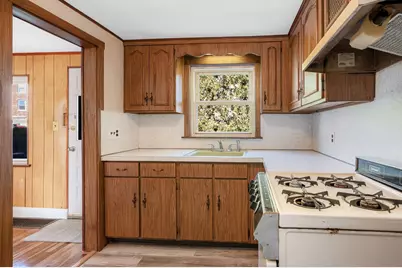 15 Regent Rd, Malden, MA 02148 - Photo 11