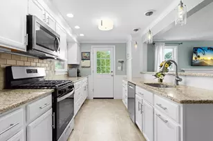 11 Lookout Ave, Natick, MA 01760 - Photo 9