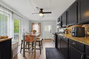 81 Pleasant St, Franklin, MA 02038 - Photo 7