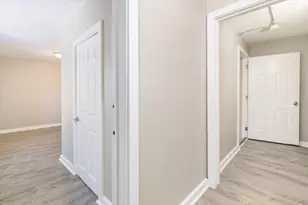 33 Garfield St, Lawrence, MA 01843 - Photo 9