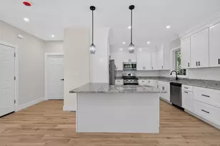 11 Lorenzo St, Worcester, MA 01604 - Photo 9