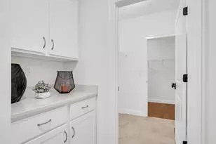 7 E Dexter Ave, Woburn, MA 01801 - Photo 23