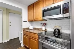 60 Greentree Ln, Weymouth, MA 02190 - Photo 5
