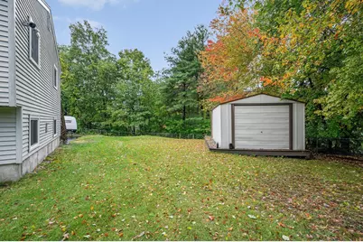 100 Village Dr, Dracut, MA 01826 - Photo 39