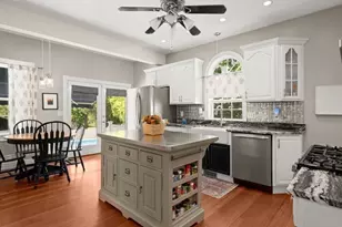 15 Perry St, Danvers, MA 01923 - Photo 5