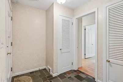 185 Redfern Dr, Longmeadow, MA 01106 - Photo 3