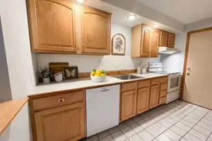 276 Albion, Wakefield, MA 01880 - Photo 3