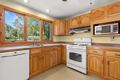 163 Center St, Groveland, MA 01834 - Photo 7