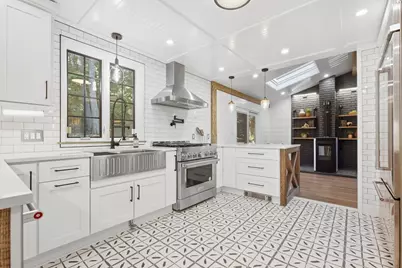 203 Winn St, Burlington, MA 01803 - Photo 5