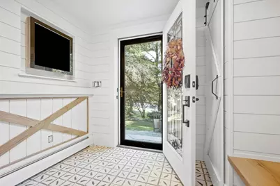 203 Winn St, Burlington, MA 01803 - Photo 3