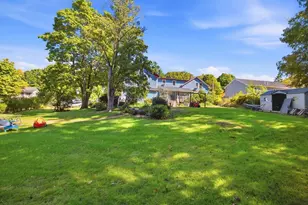 43 Mechanic St, Warren, MA 01083 - Photo 3
