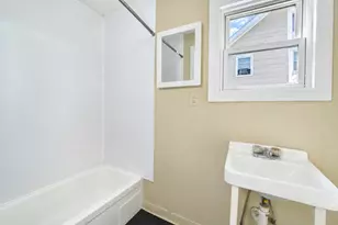 64 Tremont St, Fall River, MA 02720 - Photo 11