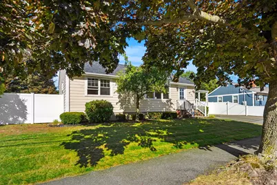 36 Macarthur Blvd, Danvers, MA 01923 - Photo 3