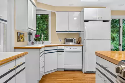 130 Moss Hill Rd, Boston, MA 02130 - Photo 15