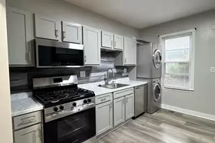 39 Oakwood St, Boston, MA 02124 - Photo 3