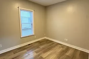 39 Oakwood St, Boston, MA 02124 - Photo 13