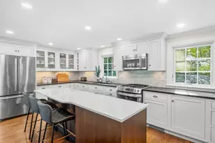 37 Century Ln, Milton, MA 02186 - Photo 3