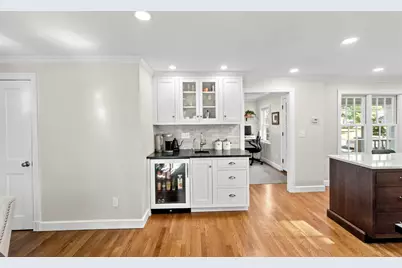 37 Century Ln, Milton, MA 02186 - Photo 5