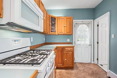 9 Columbus Ave, Lawrence, MA 01841 - Photo 9