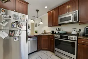 6 Grove St, Boston, MA 02114 - Photo 7