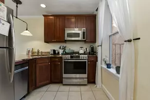 6 Grove St, Boston, MA 02114 - Photo 5