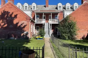 11 Center St, Holyoke, MA 01040 - Photo 7