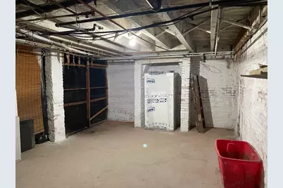 11 Center Street, Holyoke, MA 01040 - Photo 21
