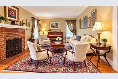 142 Springfield St, Springfield, MA 01107 - Photo 3
